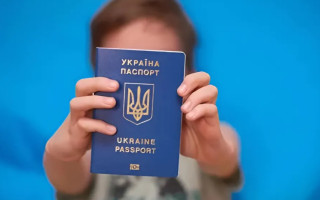 Як оформити закордонний паспорт для дитини і хто є її законним представником
