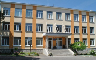 Осіб з тваринами та з ознаками сп’яніння не пускатимуть до шкіл — набрали чинності нові правила