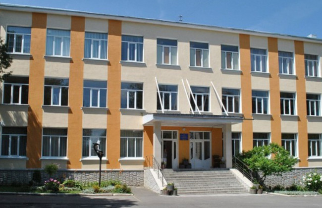 Осіб з тваринами та з ознаками сп’яніння не пускатимуть до шкіл — набрали чинності нові правила