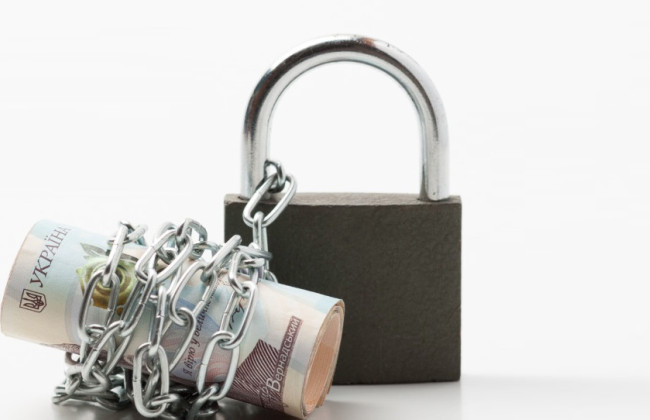 Банк не має права блокувати кошти понад суму арешту: Верховний Суд підтвердив відповідальність за порушення прав клієнта