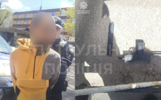 В Хмельницком мужчина открыл стрельбу по авто полиции и гражданскому транспорту