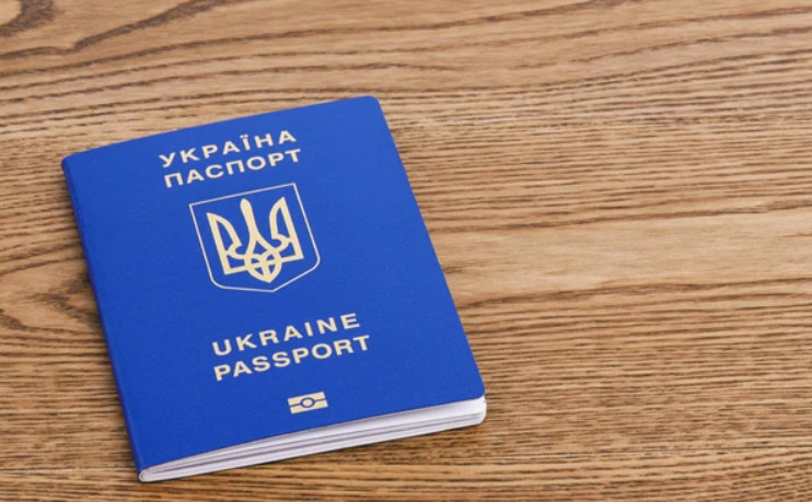 Может ли отец получить загранпаспорт ребенка, если документы подавала мать