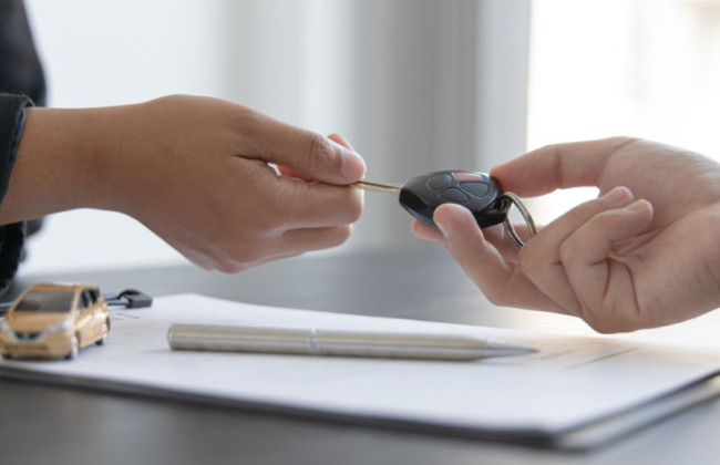 Як перереєструвати авто, якщо власник на фронті або закордоном