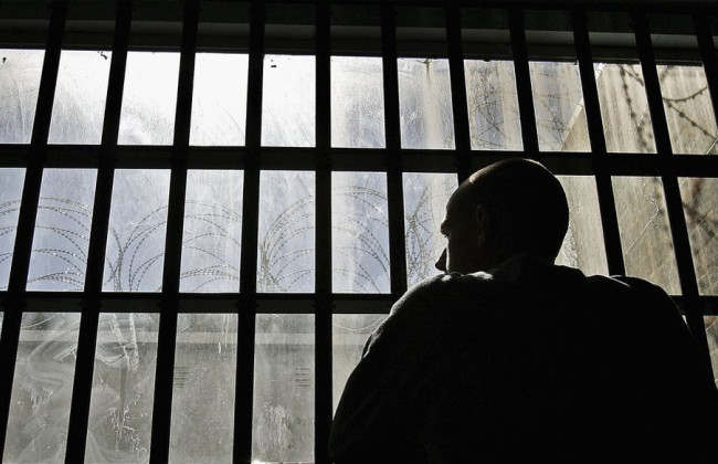 Заключенного превратили в «низшую касту» и заставляли выполнять унизительную работу — ЕСПЧ указал на роль государства в этом деле