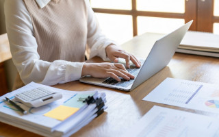 Кабмін оновив розрахунок лікарняних і декретних: що зміниться для ФОПів та самозайнятих осіб