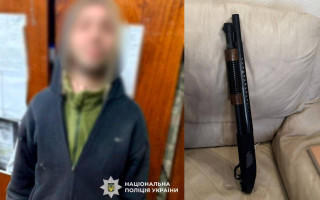 У Києві затримали військового у СЗЧ, який ходив супермаркетом та лякав людей рушницею