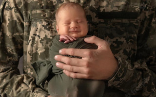 Як зареєструвати народження дитини, якщо батько на фронті – Мін’юст надав роз’яснення