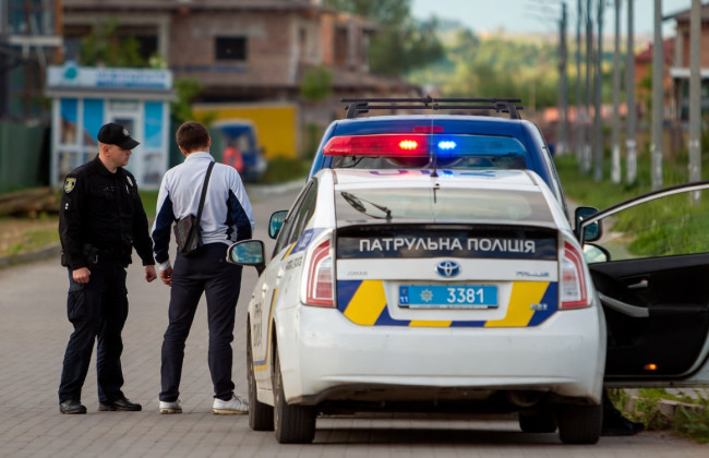 Отказался предъявить документы: в Виннице суд назначил мужчине штраф 255 грн за неповиновение полиции