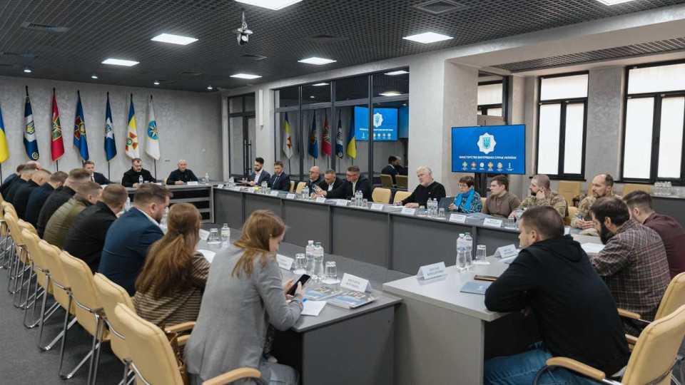 В МВД обсудили правила оборота гражданского оружия и право на самооборону: готовят новый закон с ужесточением контроля