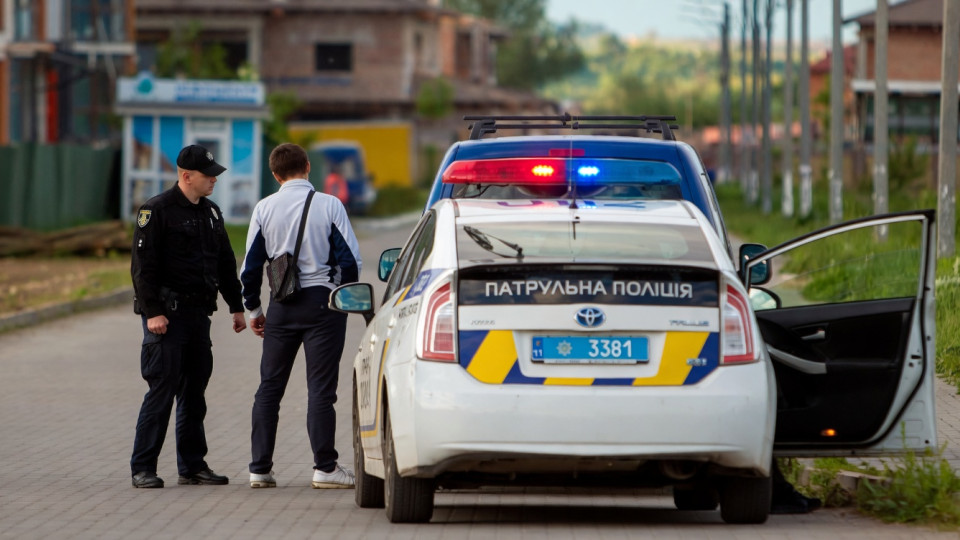 Отказался предъявить документы: в Виннице суд назначил мужчине штраф 255 грн за неповиновение полиции