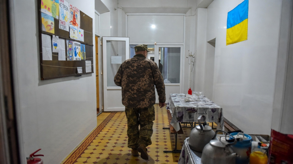 Суд обязал воинскую часть выплатить раненому защитнику «боевые 100 тысяч» за периоды лечения