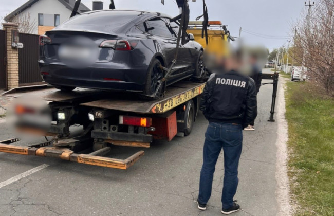 Миллионные несовпадения в декларациях и дорогие авто: полиция проводит обыски в ТЦК по всей стране, фото