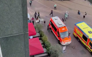 Автомобиль влетел в толпу в центре Лейпцига, есть пострадавшие