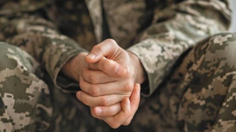 Суд оштрафовал военнослужащего, который, находясь в состоянии наркотического опьянения, выпрыгнул из окна
