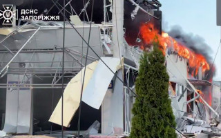 Россия атаковала Запорожье управляемыми авиационными бомбами и дронами — есть погибшие и десятки пострадавших