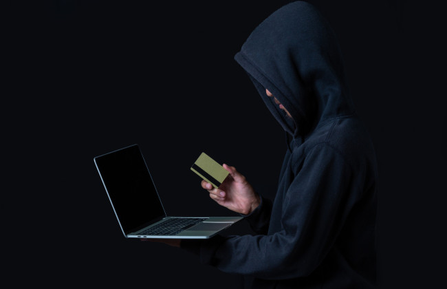Сам факт заявления о мошенничестве не освобождает от долга по операциям с ПИН-кодом — апелляционный суд