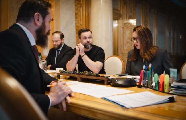 Уряд підвищить зарплати педагогам і направить 6 млрд грн на шкільні укриття