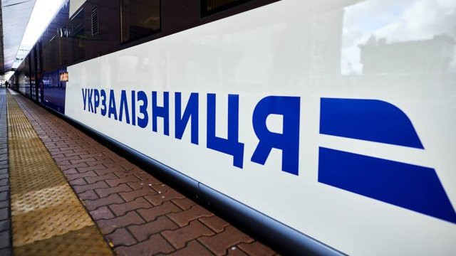 Укрзализныця разворачивает более 800 модульных укрытий по стране для защиты от российских атак