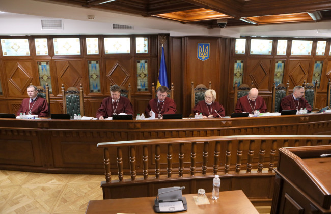 Судья в отставке оспаривает в Конституционном Суде размер базового оклада и доплат