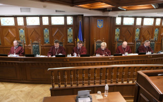Судья в отставке оспаривает в Конституционном Суде размер базового оклада и доплат