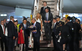 Вперше з 2017 року: Дональд Трамп прибув до Китаю, відео