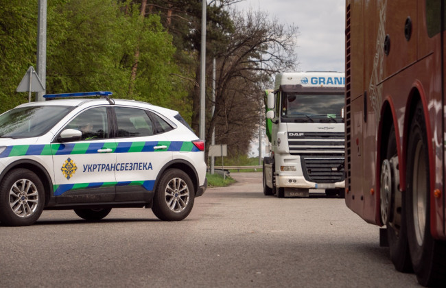 Ігнорування вимоги інспекторів зупинитися може коштувати водіям 51 тисячу гривень