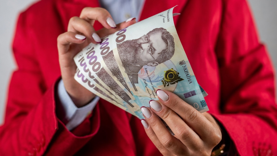Можно ли перевести работника на более низкую зарплату из-за финансовых трудностей предприятия — позиция ВС