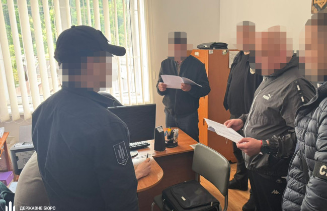 ДБР і СБУ викрили посадовця правоохоронних органів, який погрожував бізнесмену ТЦК