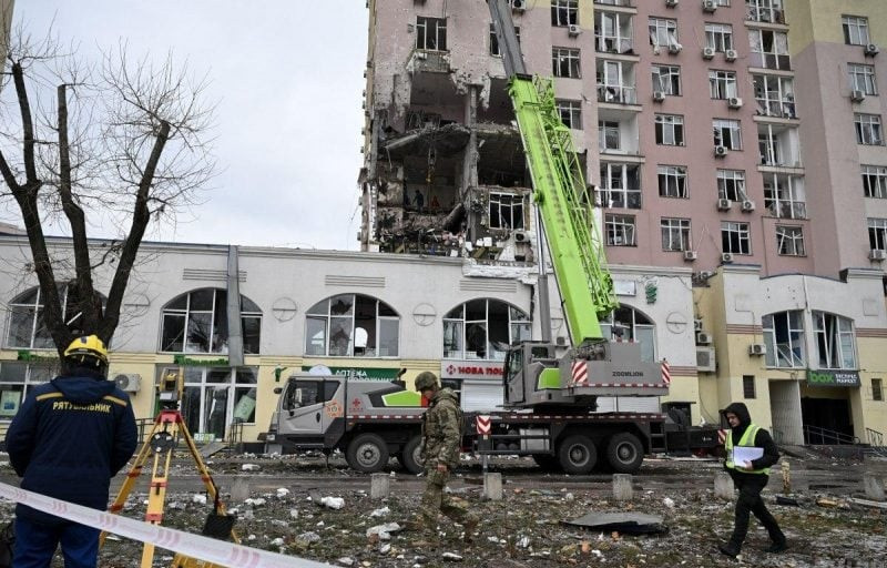 Больше разрушений и обвал вакансий: что происходит в прифронтовых областях и куда переезжает бизнес