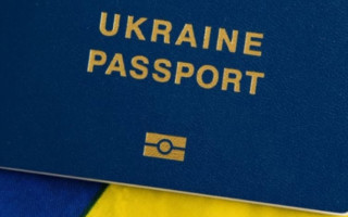 Яка інформація заноситься на електронний носій біометричного закордонного паспорта