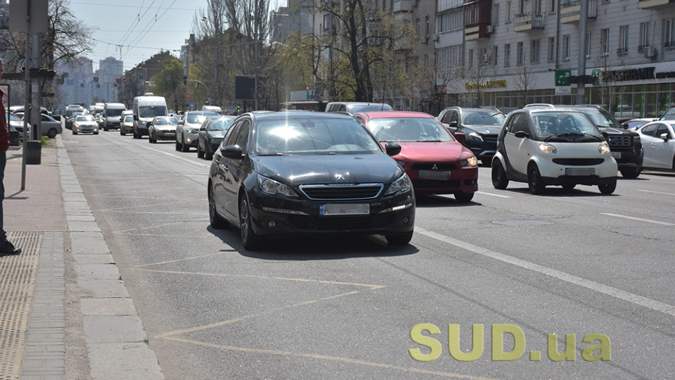 В Україні водіям можуть тимчасово заборонити гучні вихлопи авто і мотоциклів