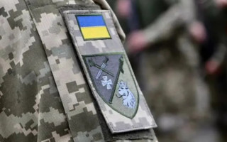 Во Львове прохожие вытащили мужчину из служебного автомобиля ТЦК – видео