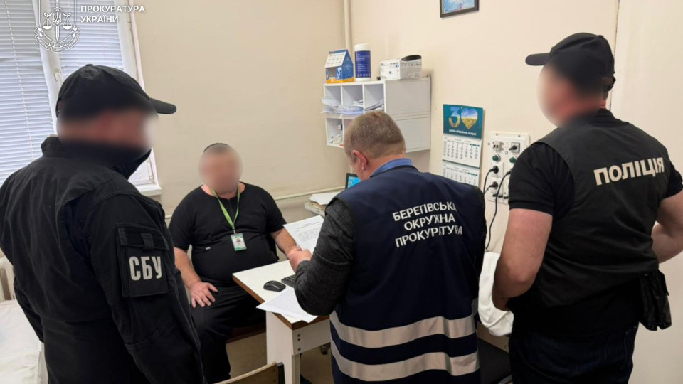 На Закарпатье врач продал мужчинам удаленные у других пациентов камни, чтобы те получили отсрочку от мобилизации