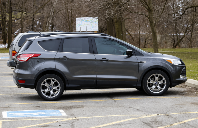 Украинцы массово покупают подержанные авто из США: какие модели стали хитами