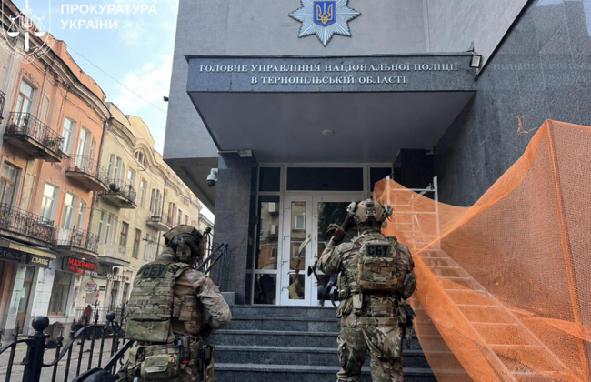 Нацполиция отстранила четырех должностных лиц, фигурирующих в деле о вероятном получении взяток