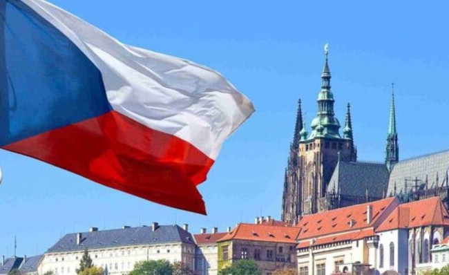 Нема роботи — нема виплат: Чехія готує нові умови отримання допомоги українцям