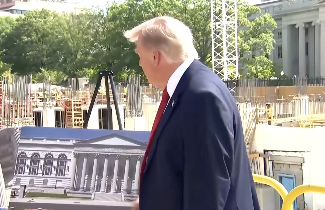 Дональд Трамп строит бальный зал в формате бункера и с базой для дронов на крыше – видео