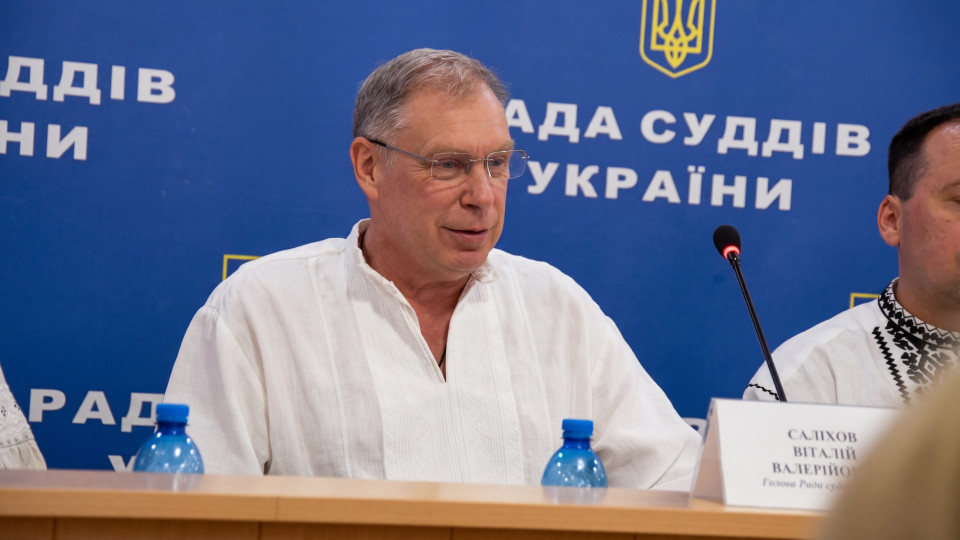 Совет судей обратился в КСУ с просьбой срочно рассмотреть вопрос об ограничении судейского вознаграждения