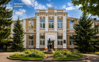Закупки с переплатой более 4,1 млн грн – в медцентре НАМН раскрыли схему завышения цен