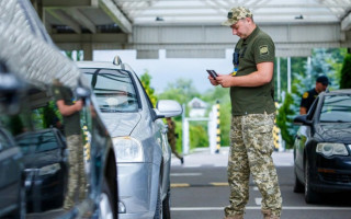 В Украину возвращается больше людей, чем уезжает: в ГМС назвали три ключевые причины