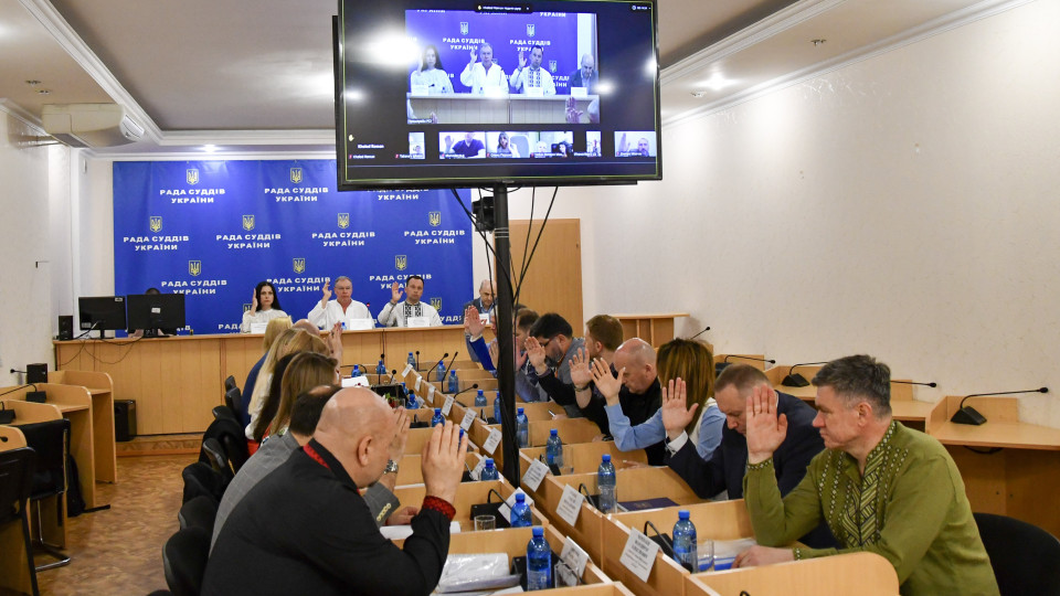 Совет судей Украины обновил официальную эмблему – фото