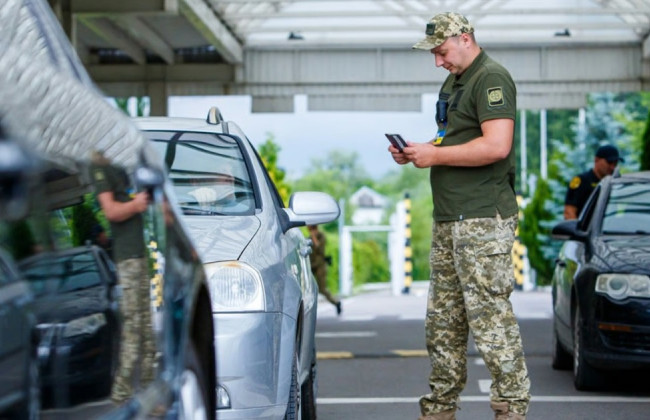 В Украину возвращается больше людей, чем уезжает: в ГМС назвали три ключевые причины