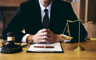 Адвокату у справі про адмінштраф повернули заяву через російську мову документів