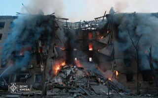 Київ зазнав однієї з наймасованіших атак РФ: пошкоджено понад 40 локацій, десятки постраждалих, фото і відео
