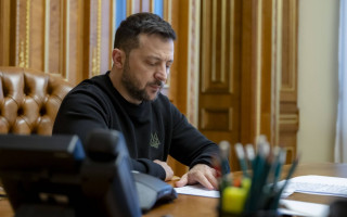 Зеленський допустив можливість завершити «гарячу фазу» війни до листопада за умови гарантій безпеки — депутати