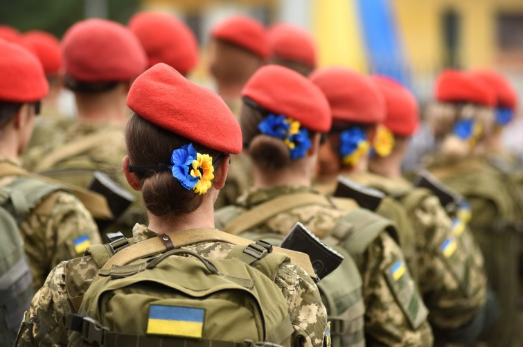 Автоматичного виключення жінок з військового обліку не буде: процедура вимагатиме звернення громадянок та рішення ТЦК