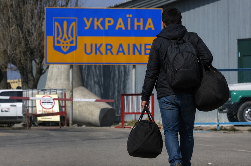 В Раде заявили о проблемах контроля нелегальной миграции и выдаче разрешений на работу