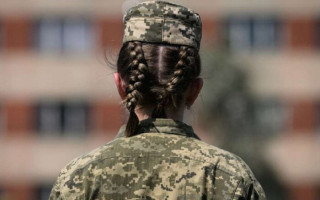 Законопроєкт про порядок виключення жінок із військового обліку пропонують відхилити