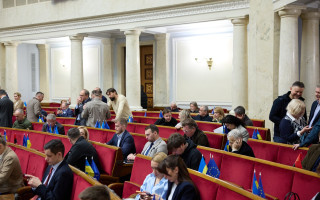 В Верховной Раде приняли закон о доплатах должностным лицам за международные проекты за счет помощи партнеров