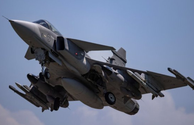 Швеция подарит Украине 16 истребителей Gripen: чем они особенные